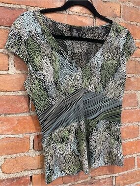 Vintage Y2K BCBGMaxAzria Patterned V-Neck Top | Size Medium